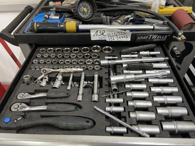 1 Werkstattwagen mit Kleinwerkzeugen
